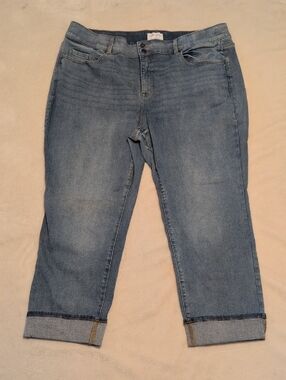 Lane Bryant Woman's Light Blue High waist Jeans with Cuffed Hems Size 24